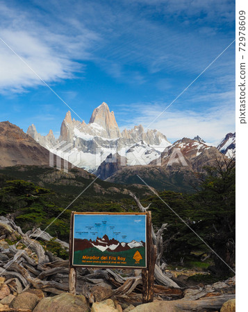 <Patagonia Argentina> Fitz Roy seen from the observatory (February) <Patagonia Argentina> Fitz Roy seen from the observatory (February) 72978609