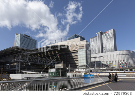 Osaka Station Midosuji South Exit 72979568