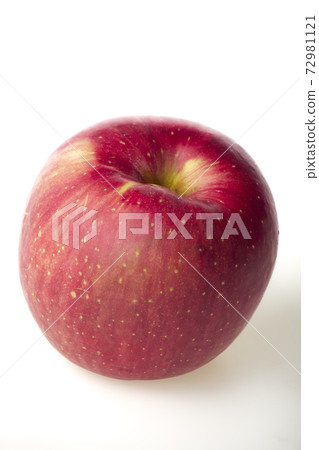 red apple isolated on white background 72981121