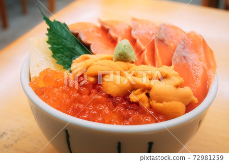 Otaru seafood bowl Otaru seafood bowl 72981259