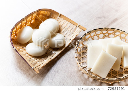 Mochi / Marumochi and Kakumochi 72981291