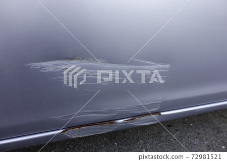 Car scratches 72981521