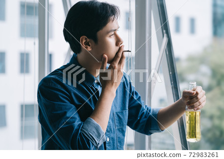 Man sadness 72983261