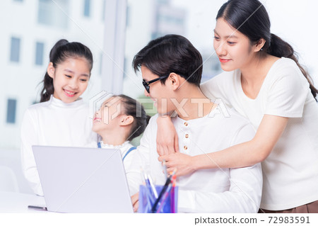 Happy family 72983591