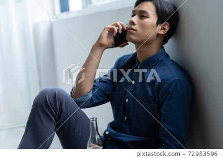 Man sadness 72983596