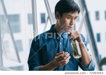 Man smoking 72983663