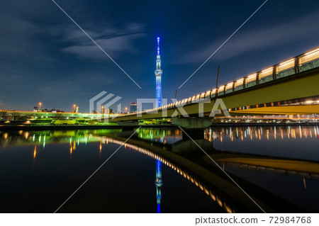 Tokyo Sky Tree "Confront the new coronavirus infection and overcome it together" Light up 72984768
