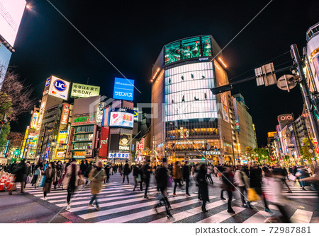 Tokyo cityscape in Japan The highest number of confirmed infections on New Year's Eve. Corona-stricken Shibuya. Threat people, people, people = December 31st 72987881