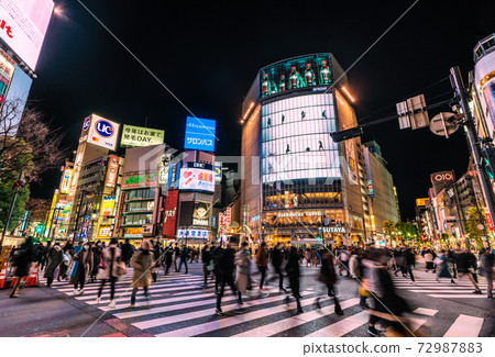 Tokyo cityscape in Japan The highest number of confirmed infections on New Year's Eve. Corona-stricken Shibuya. Threat people, people, people = December 31st 72987883