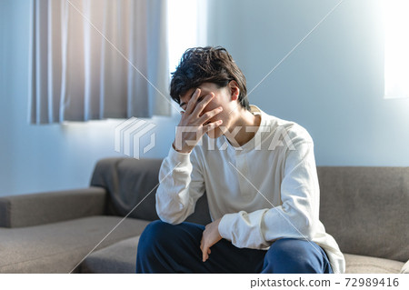 在房間裡度過的時間 72989416