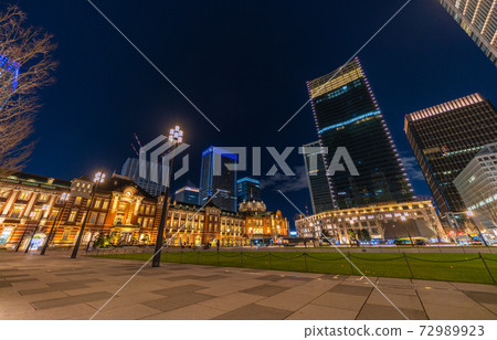 Tokyo cityscape in Japan The highest number of confirmed infections on New Year's Eve. Corona-stricken Tokyo. Quiet in front of Tokyo station = December 31st 72989923