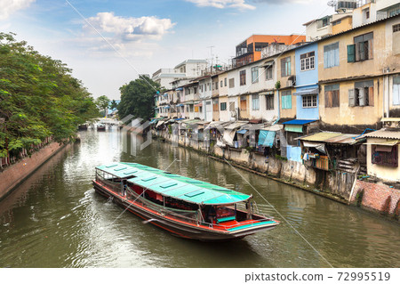 Floating market in Thailand 72995519