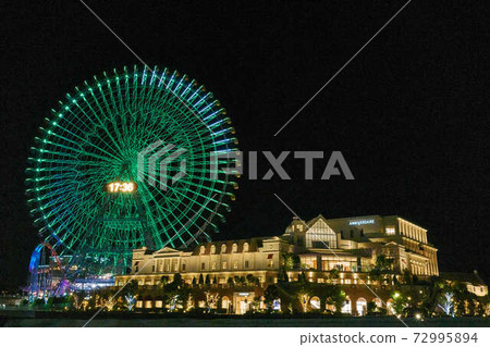 Yokohama night view 72995894