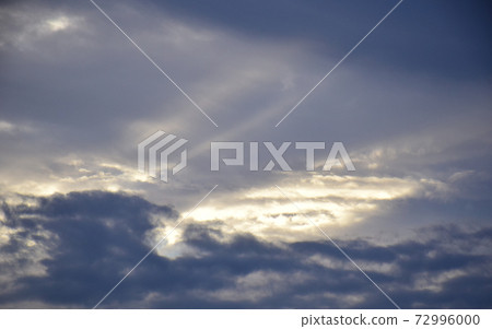 雲之間的光束風光雲的消息 雲之間的光束風光雲的消息 72996000