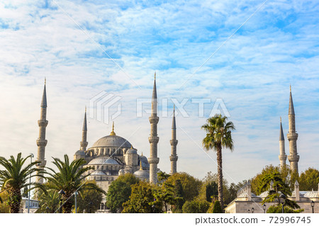 Blue mosque in Istanbul 72996745
