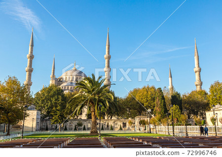 Blue mosque in Istanbul 72996746