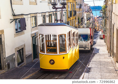 Funicular in the city center of Lisbon 72996862