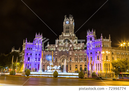 Cibeles fountain  in Madrid 72998774