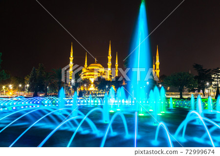 Sultan Ahmet mosque in Istanbul 72999674
