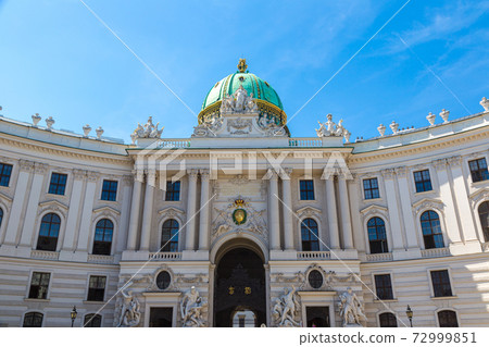 Hofburg Palace in Vienna, Austria 72999851