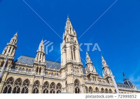 Rathaus (City hall) in Vienna 72999852