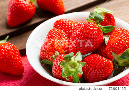 Strawberry image that looks delicious Strawberry image that looks delicious 73001415
