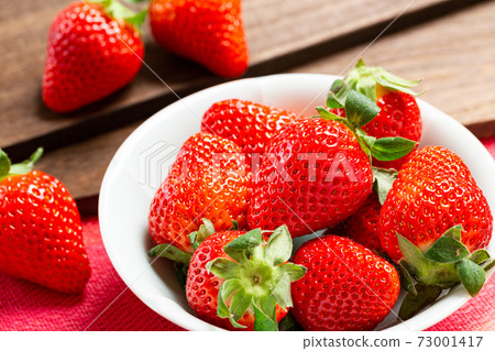 Strawberry image that looks delicious Strawberry image that looks delicious 73001417