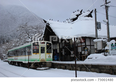Yunokami Onsen Station in winter (Aizu Railway Yunokami Onsen Station) ⓶ Yunokami Onsen Station in winter (Aizu Railway Yunokami Onsen Station) ⓶ 73001480