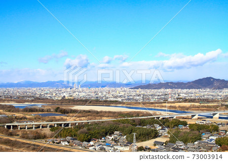 岐阜市和金華山冬季風景 岐阜市和金華山冬季風景 73003914