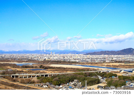 岐阜市和金華山冬季風景 73003916