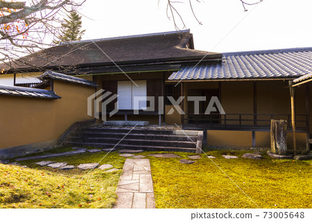 Japanese garden that shines in autumn leaves (Kyoto Katsura Imperial Villa) 73005648