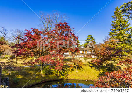 Japanese garden that shines in autumn leaves (Kyoto Katsura Imperial Villa) 73005717