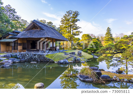 Japanese garden that shines in autumn leaves (Kyoto Katsura Imperial Villa) 73005811