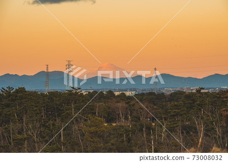 Mt. Fuji seen from Nakatajima Sand Dunes Mt. Fuji seen from Nakatajima Sand Dunes 73008032