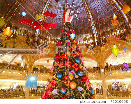 Christmas in Paris Christmas in Paris 73010608