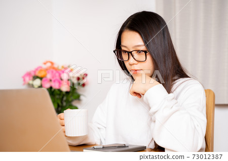女士家用電腦在線 73012387