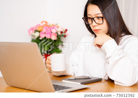 女士家用電腦在線 73012392
