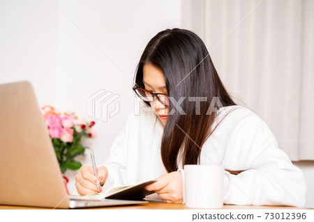 女士家用電腦在線 73012396