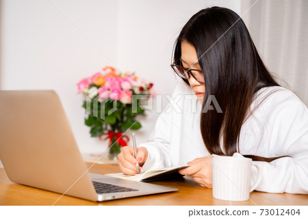 女士家用電腦在線 73012404