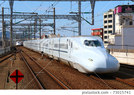 The leading role of the Sanyo Shinkansen and Kyushu Shinkansen, N700 series Mizuho / Sakura The leading role of the Sanyo Shinkansen and Kyushu Shinkansen, N700 series Mizuho / Sakura 73015741