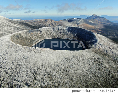 霧島山脈在雪域景觀的鳥瞰圖 霧島山脈在雪域景觀的鳥瞰圖 73017137