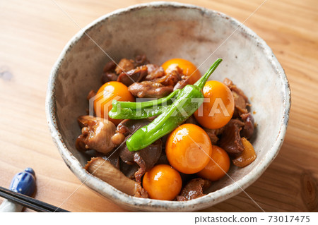 Simmered chicken 73017475