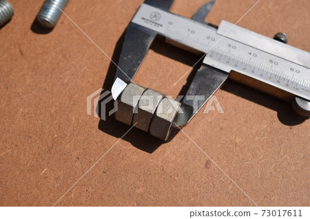 通過卡尺測量圖像 通過卡尺測量圖像 73017611