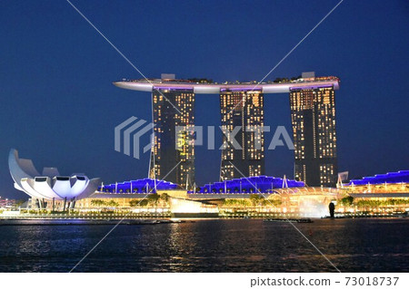 Singapore Marina Bay Sands (night view) Singapore Marina Bay Sands (night view) 73018737