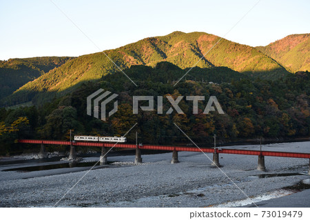 沿大川川線旅行：清晨大川第一大橋 73019479