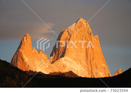 Fitz Roy dyed in the morning sun Fitz Roy dyed in the morning sun 73023504