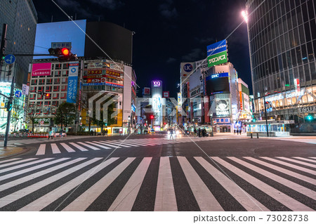 "Tokyo" Shibuya, a self-restraint mood where people disappeared Tokyo "Tokyo" Shibuya, a self-restraint mood where people disappeared Tokyo 73028738