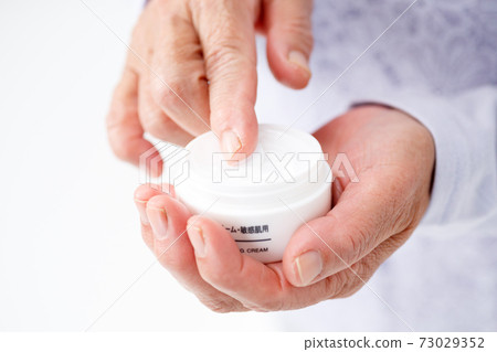 粗糙的手保濕霜 粗糙的手保濕霜 73029352