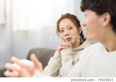 Lifestyle (image of spending time in the room) 73029815