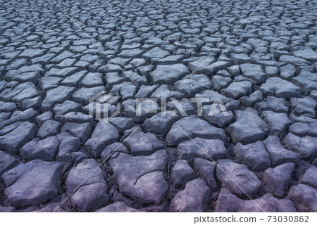 Dry soil 73030862